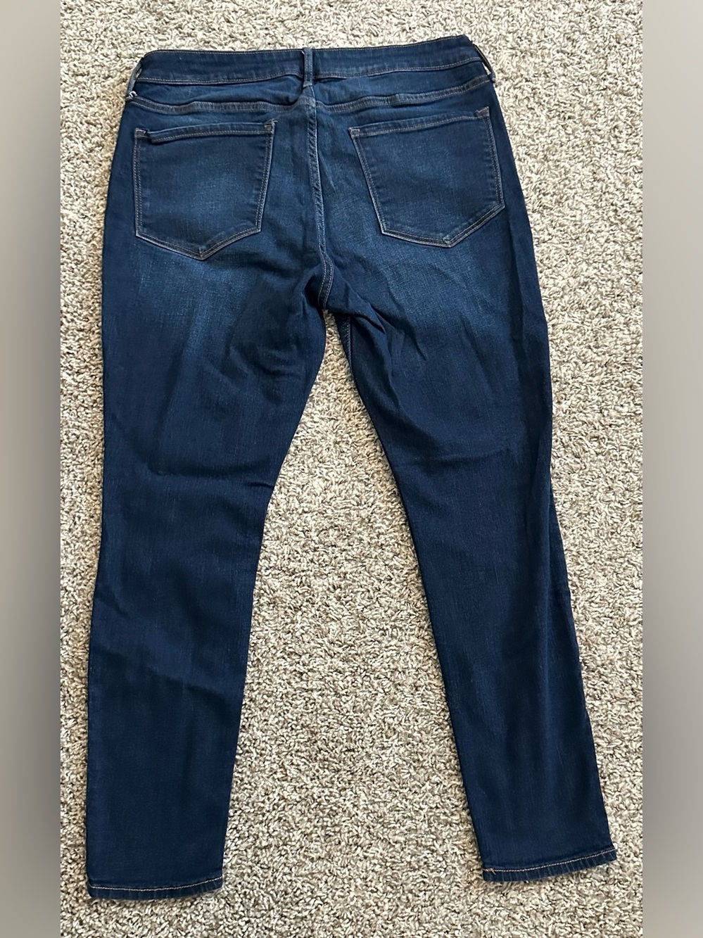 Old Navy Women's Mid-Rise Rockstar Super Skinny Jeans - Dark wash - Picture 2 of 4